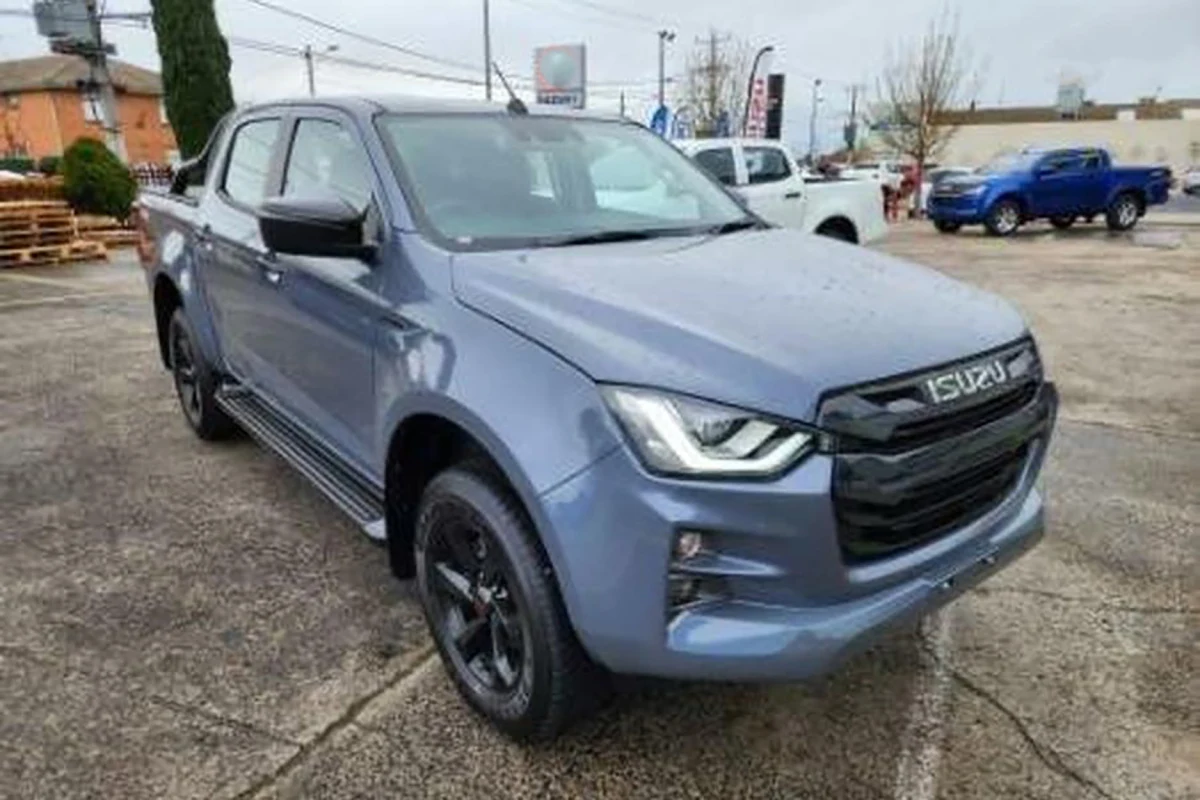 2025 Isuzu D-MAX X-RIDER Pickup (No.480766) for export from Japan