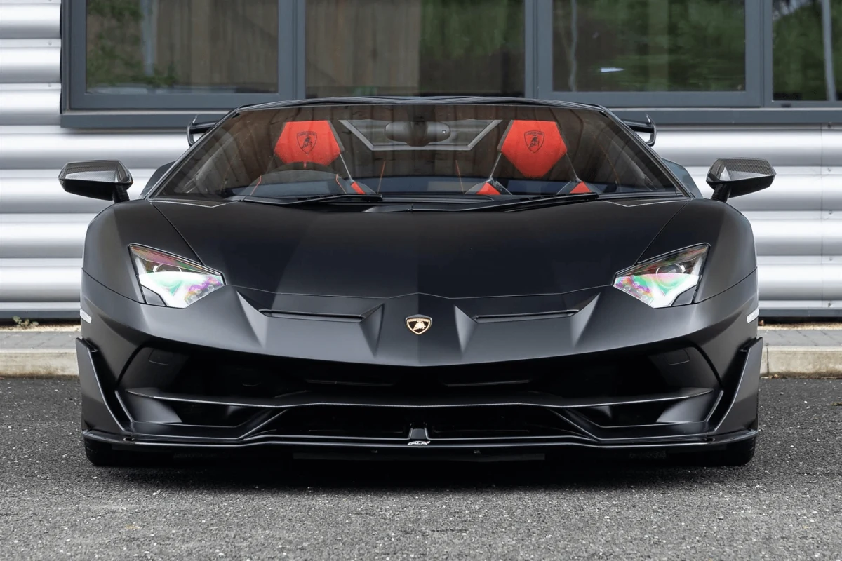 2021 Lamborghini Aventador SVJ Roadster: The Ultimate Supercar Experience convertible (No.112972) for export from Japan