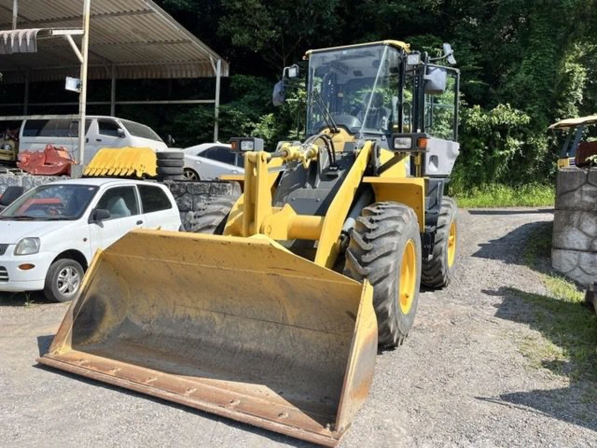 KOMATSU WA100-8 WHEEL LOADER (No.J0803) for export from Japan