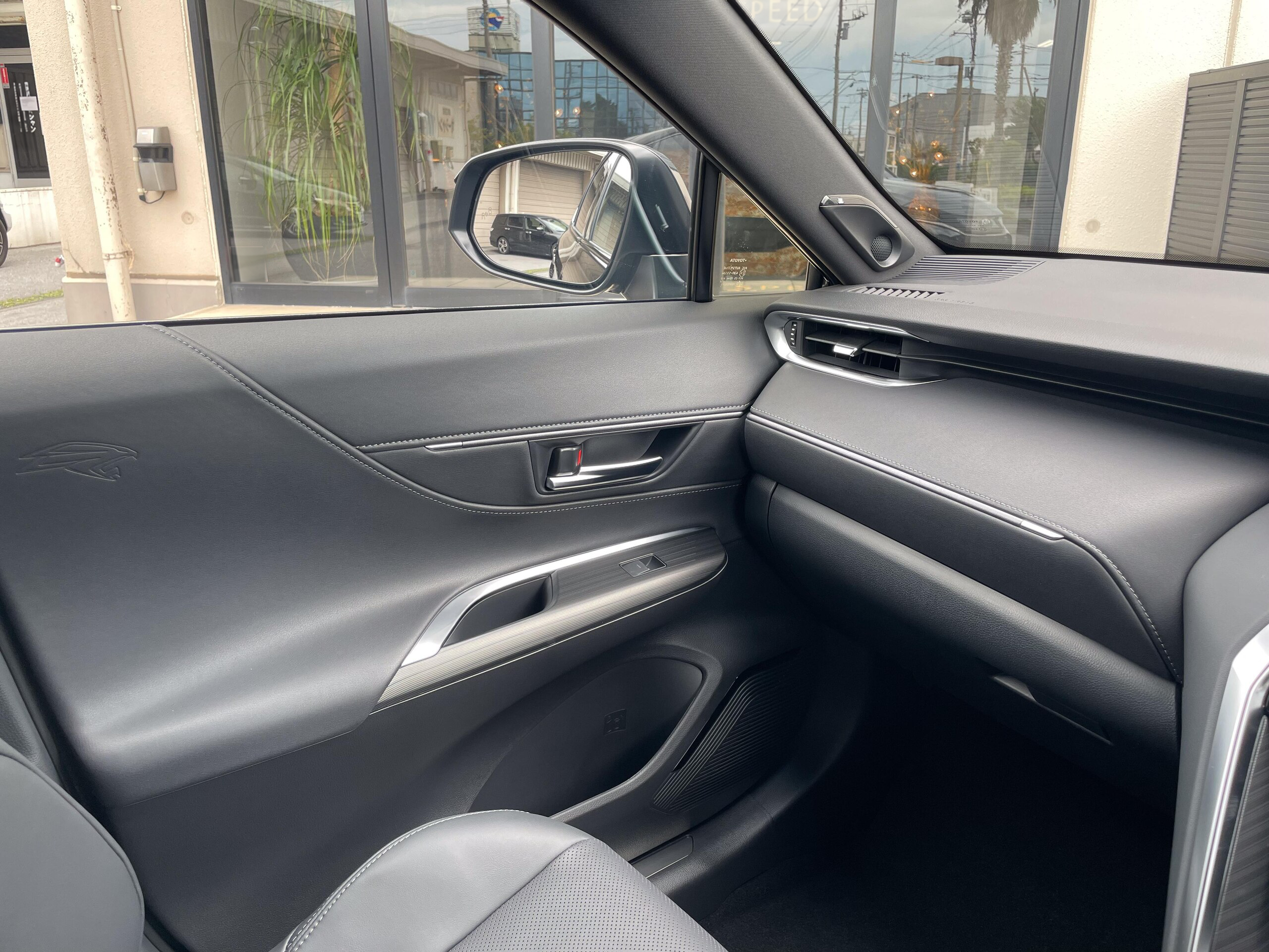 2026 Toyota Harrier 2.5 Hybrid Z Leather Package Nightshade for export from Japan