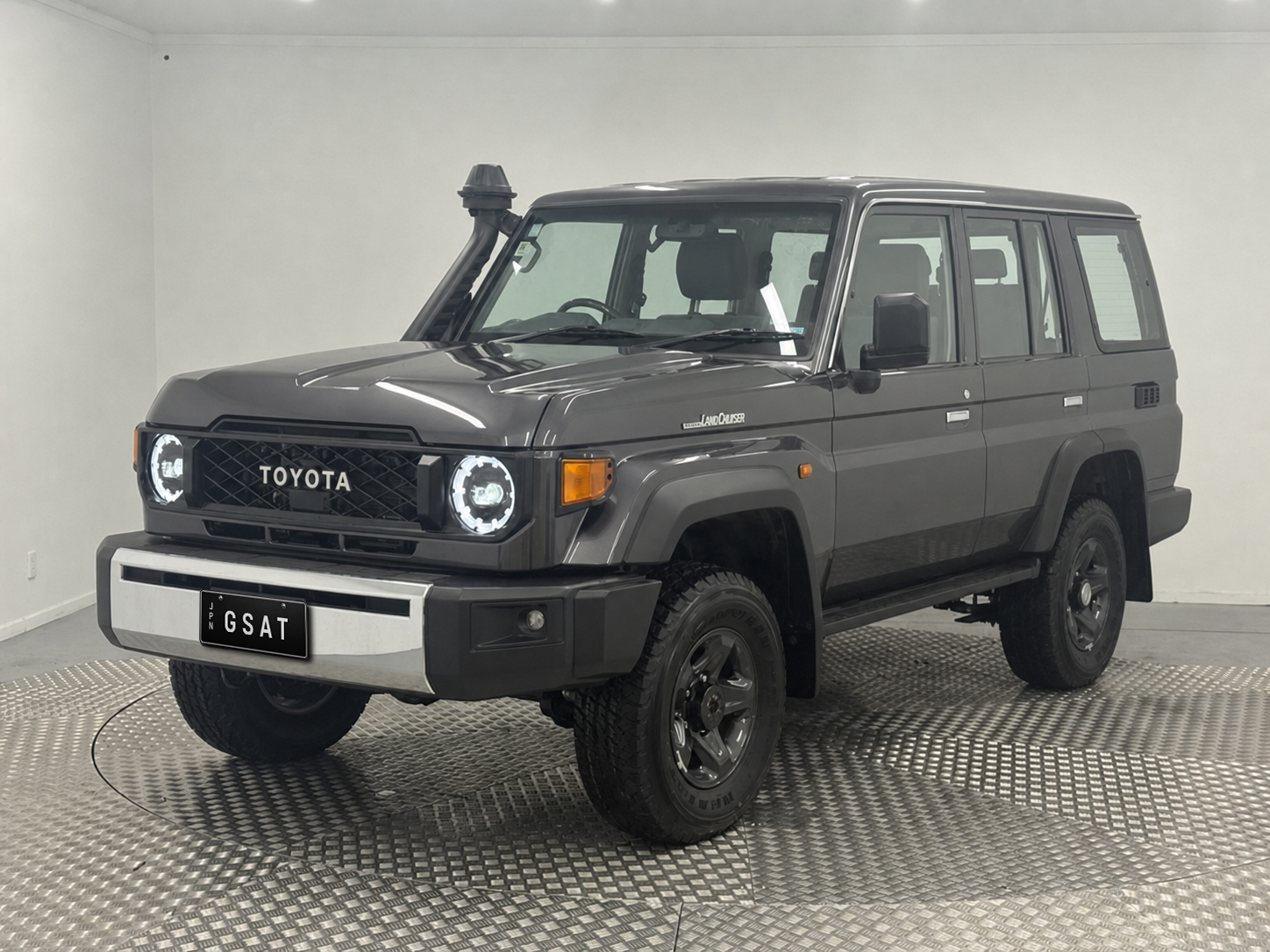 2026 Toyota Land Cruiser 70 LX 2.8DT 6AT for export from Japan