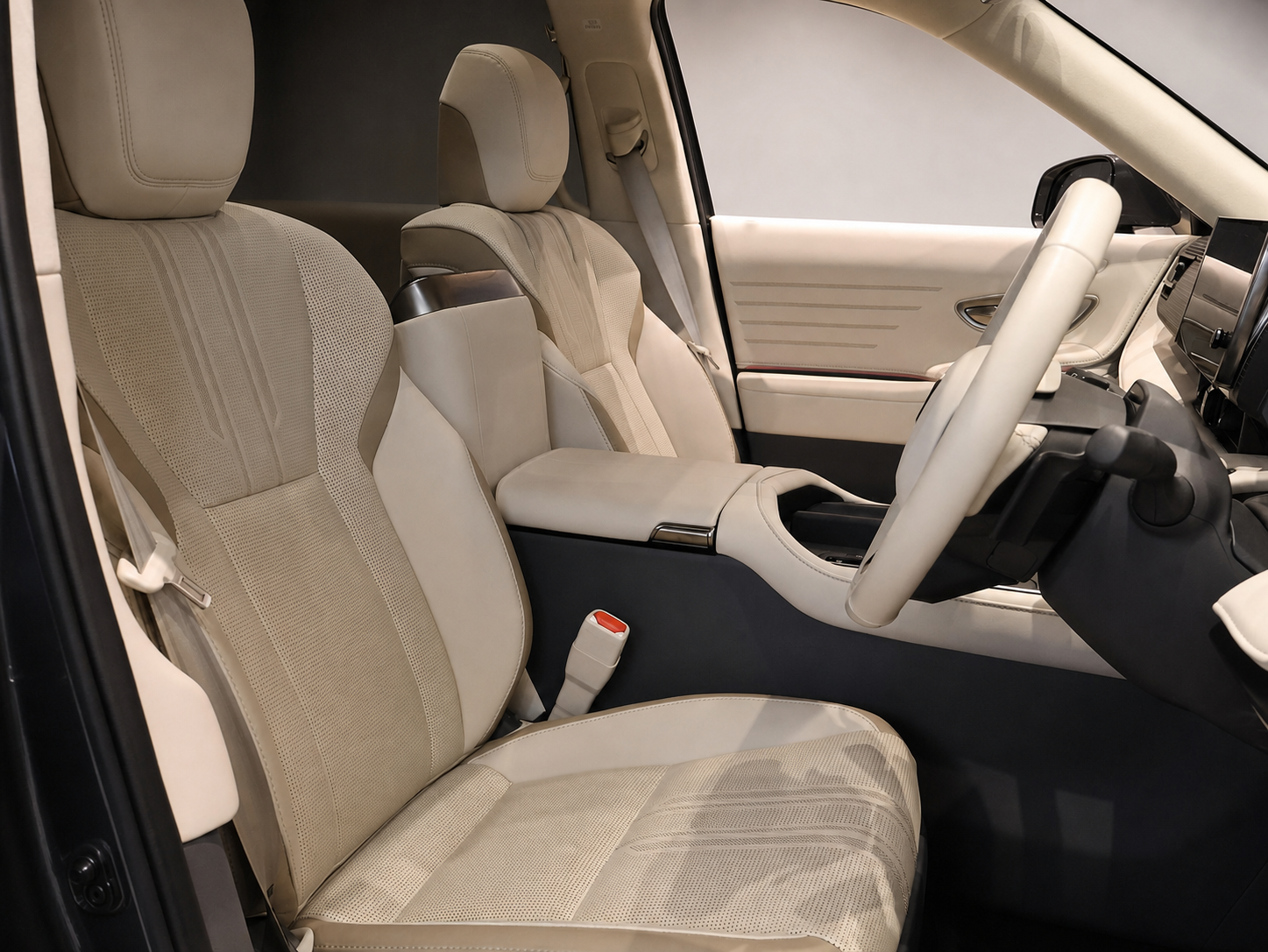 2025 Toyota Century SUV 3.5L Plug-in Hybrid 4WD 4-Seater for export from Japan