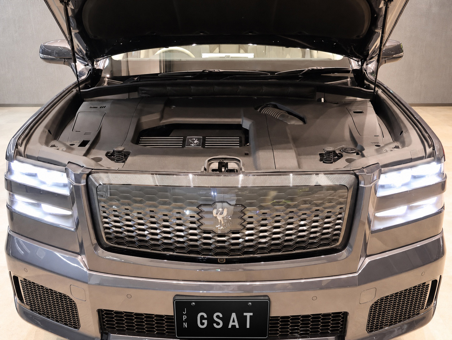 2025 Toyota Century SUV 3.5L Plug-in Hybrid 4WD 4-Seater for export from Japan