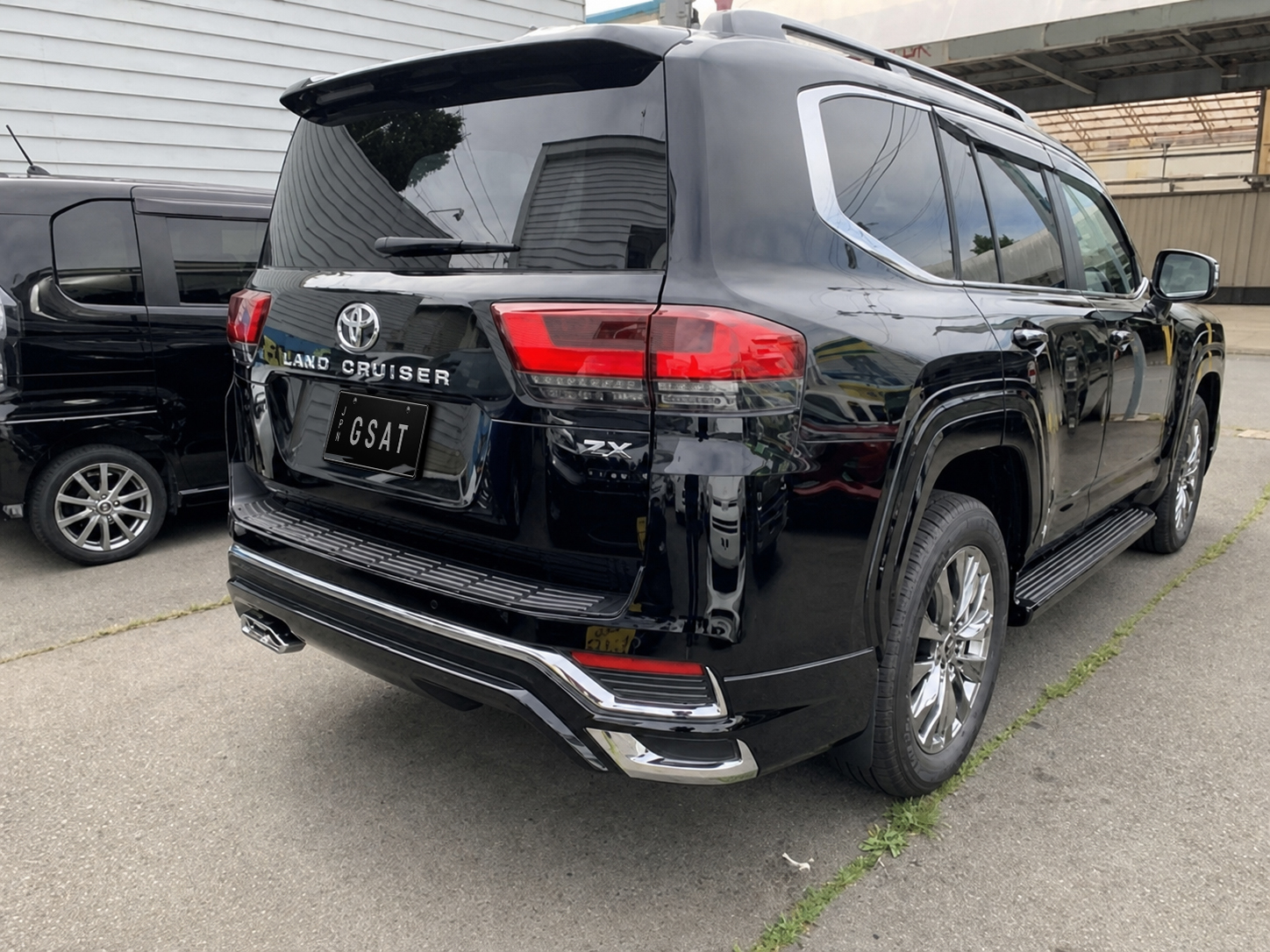 2026 Toyota Land Cruiser 300 ZX 3.5L Twin-Turbo 4WD for export from Japan