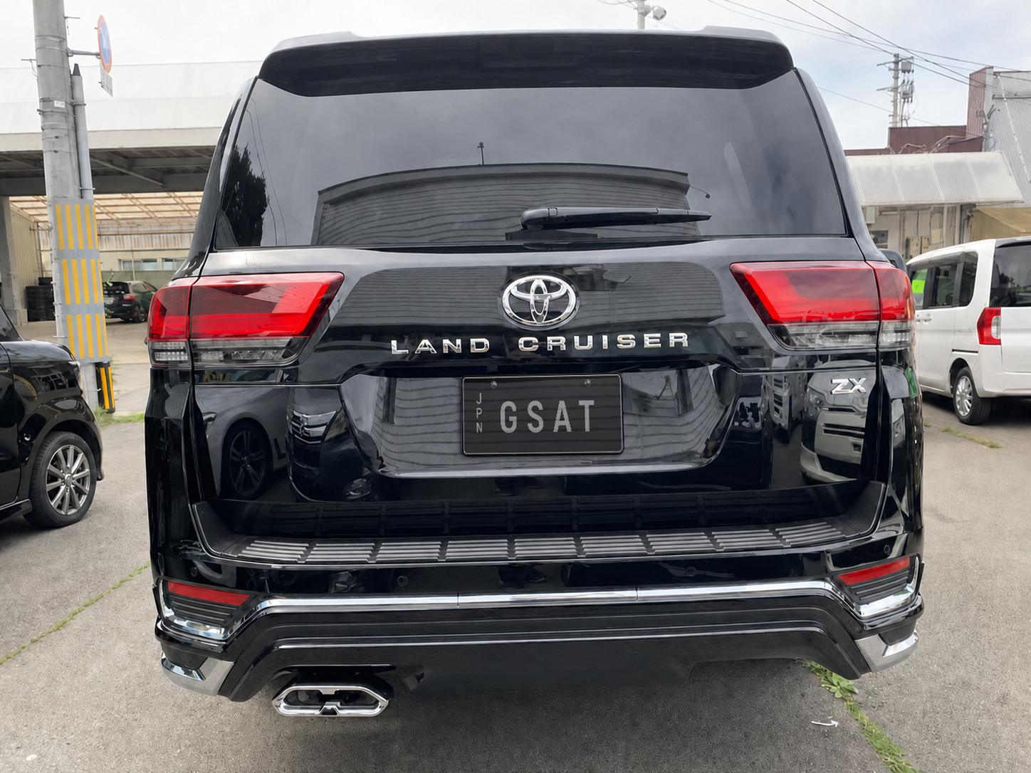 2026 Toyota Land Cruiser 300 ZX 3.5L Twin-Turbo 4WD for export from Japan