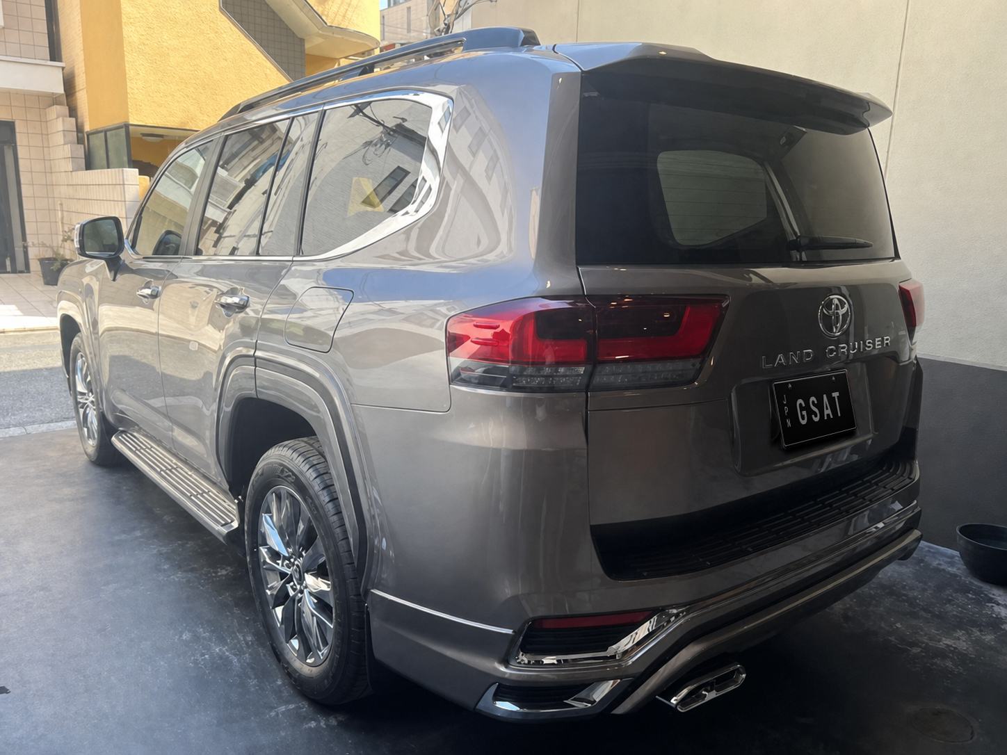 2025 Toyota Land Cruiser 300 ZX Modelista 3.5L Twin-Turbo 4WD for export from Japan