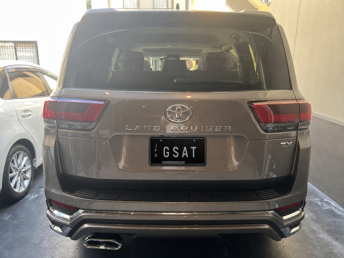 2025 Toyota Land Cruiser 300 ZX Modelista 3.5L Twin-Turbo 4WD for export from Japan