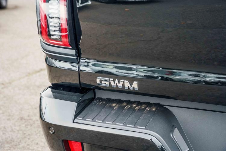2026 GWM Cannon Alpha Lux Hi4-T PHEV 2.0L Turbo 4x4 for export from Japan