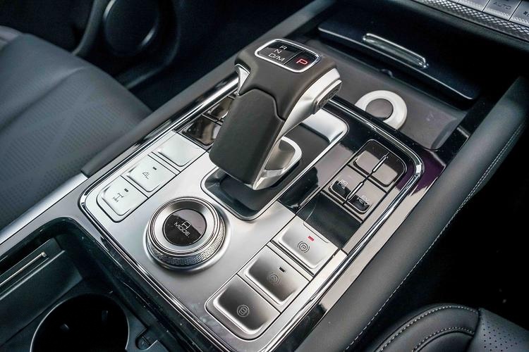 2026 GWM Cannon Alpha Lux Hi4-T PHEV 2.0L Turbo 4x4 for export from Japan