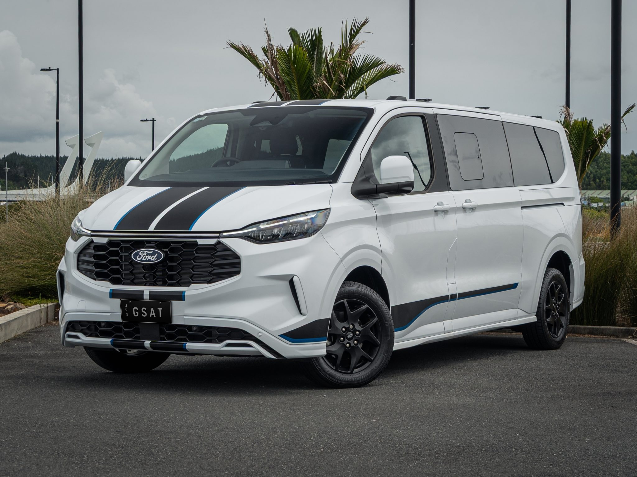 2026 Ford Transit Tourneo 320L Sport AWD 8-Seater