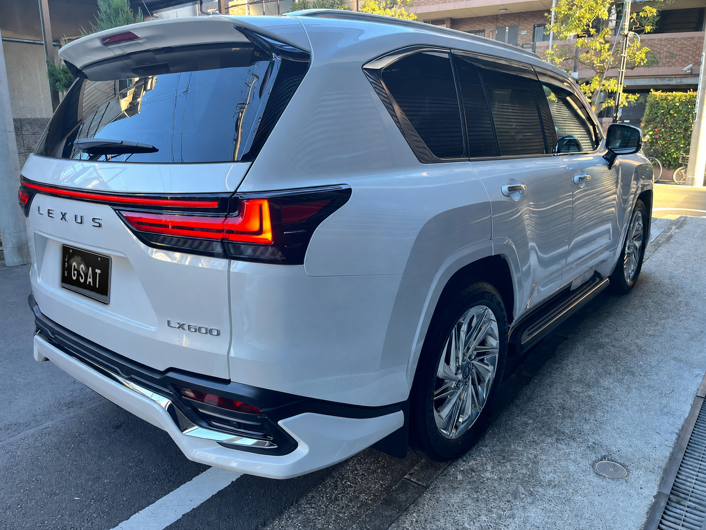 2026 Lexus LX 600 4WD / Modellista Aero, 22-Inch Alloys & Mark Levinson for export from Japan