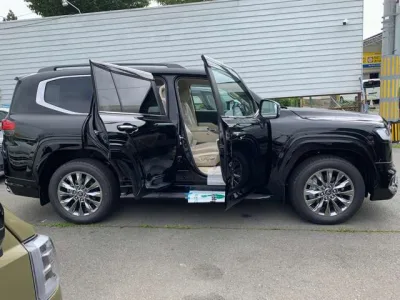 2026 Toyota Land Cruiser 300 ZX 3.5L Twin-Turbo 4WD for export from Japan
