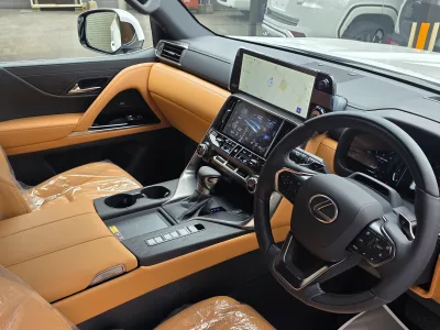 2025 Lexus LX 600 4WD Moderista 7 Seats for export from Japan