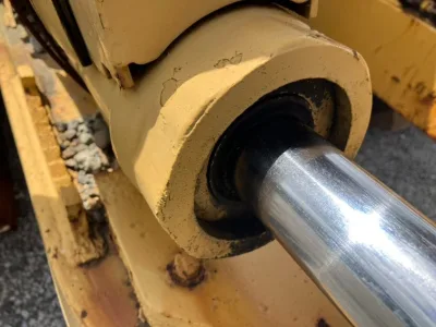  CATERPILLAR D5H BULLDOZER