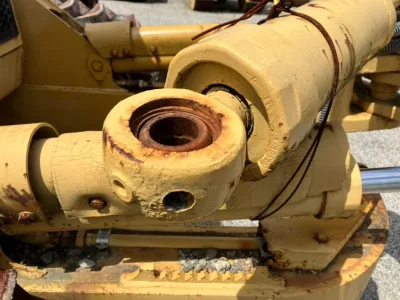  CATERPILLAR D5H BULLDOZER