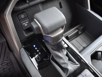 2022 US Toyota Tundra Crew Max SR5 L 4WD 3.5L Turbo Engine (Magnetic Gray) (No.J0575)