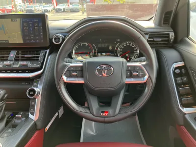 2023 TOYOTA LAND CRUISER 300 GR SPORT