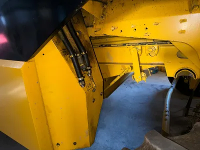 NEW HOLLAND TX67 COMBINE HARVESTER (No.J0955) for export from Japan