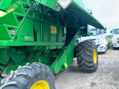 John Deere JD-1450 Combine Harvester for export from Japan
