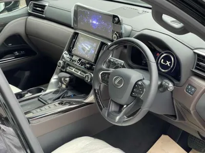 2025 Lexus LX 600 4WD M Levi White Interior SUV(No.960796) for export from Japan
