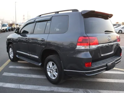 2016 Toyota Land Cruiser full option Grey (No.830777) for export from Japan