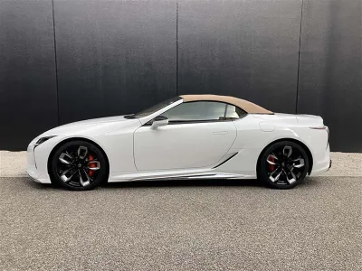 2023 Lexus LC500 Convertible (No.620976) for export from Japan