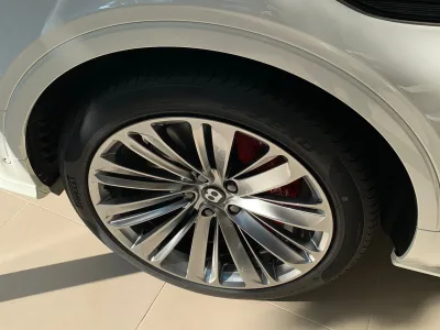 2023 Bentley Bentayga Speed W12 SUV ( Final Manufacture ) No.J0811 for export from Japan