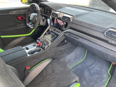 2025 Lamborghini Urus Performante: The Pinnacle of Luxury and Performance (No.960968) for export from Japan