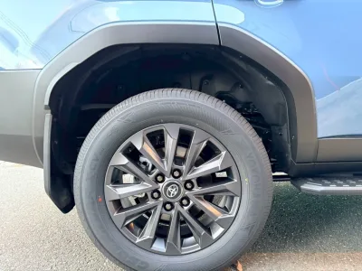 2026 Toyota Land Cruiser 250 2.8 ZX Diesel Turbo 4WD (Blue) for export from Japan