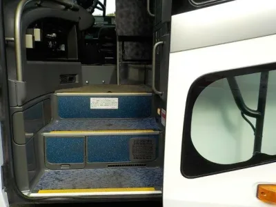2015 Isuzu QTG-RU1ASCJ 30-Seater Bus with Toilet for export from Japan