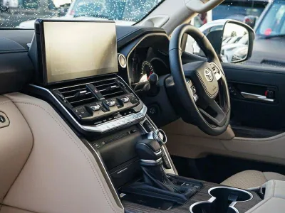 2025 Toyota Landcruiser Sahara 7 Seater (No.480786) for export from Japan