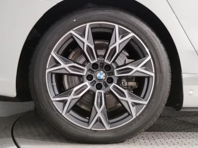 2025 BMW i7 eDrive for export from Japan