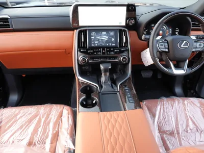 2025 Lexus LX 600 Executive AWD Levinson 4-Seater (No.960732) for export from Japan