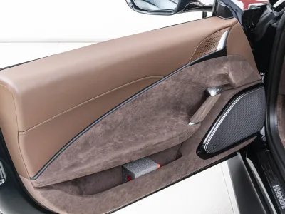 2025 Ferrari Roma Spider — Verde Zeltweg / Cioccolato for export from Japan