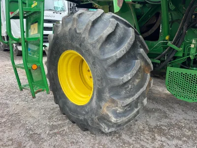 John Deere JD-1450 Combine Harvester for export from Japan