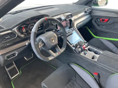 2025 Lamborghini Urus Performante: The Pinnacle of Luxury and Performance (No.960968) for export from Japan