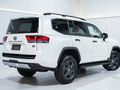 2022 LandCruiser LC300 GR Sport (No.J0538) for export from Japan