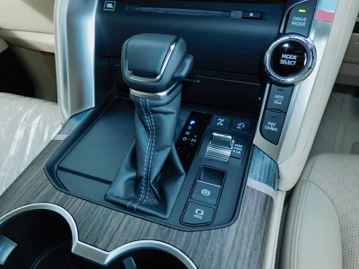 2023 Toyota Land Cruiser 300 3.5 ZX 4WD With WALD Full Aero | Rear Entertainment | JBL Sound System (No.961028) for export from Japan