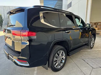 2025 Toyota Land Cruiser Sahara ZX for export from Japan