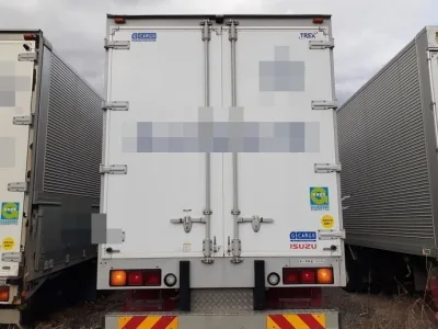 2016 Isuzu Giga large Aluminium wing body truck QPG-CYL77B (No.920772) for export from Japan