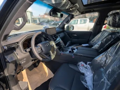 2026 Toyota Land Cruiser 300 ZX 3.5L V6 Petrol 7-Seater for export from Japan