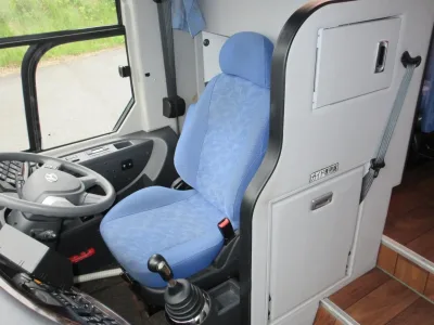 2017 Hyundai Universe Bus 55 Seater- The Ultimate Choice for Group Travel (No.341015) for export from Japan