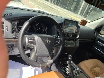 2021 Toyota Land Cruiser GXR Grand Touring SUV (No.680548) for export from Japan