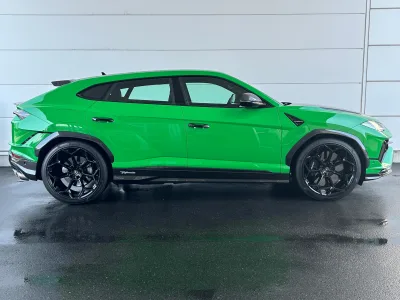 2025 Lamborghini Urus Performante: The Pinnacle of Luxury and Performance (No.960968) for export from Japan