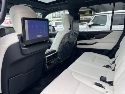 2025 Lexus LX 600 4WD 7 Seater Modellista Aero - Luxury & Power Combined (No.961019) for export from Japan