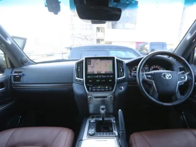 2019 Toyota Land Cruiser 200 4.6 ZX 4WD WALD for export from Japan