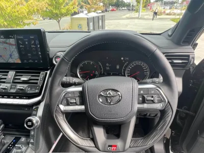 2022 Toyota LandCruiser 300 LC300 GR Sport (No.J0457) for export from Japan