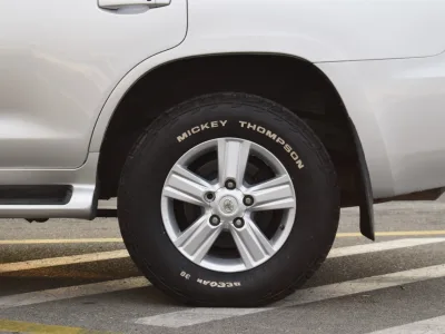2014 Toyota Land Cruiser Sahara Silver (No.830752) for export from Japan