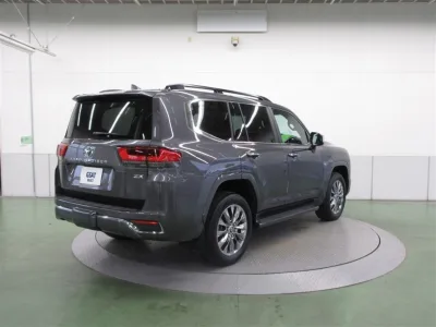 2022 Toyota Land Cruiser 300 ZX 3.3 Diesel Turbo 4WD for export from Japan
