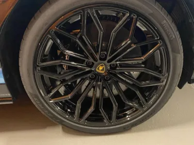 2025 Lamborghini Urus SE for export from Japan